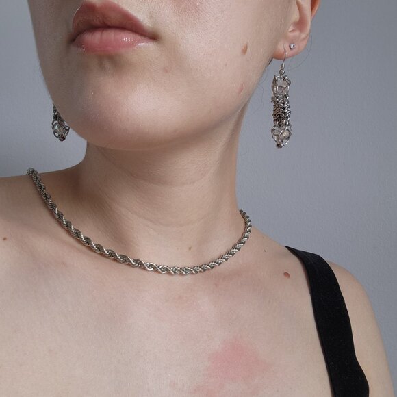 Silver chainmaille earrings with clear beads ✦ mermaid style dangle earrings ✦ - Picture 4 of 10